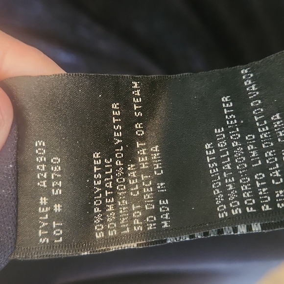 Fully lined Betsy & Adam's gown - Picture 8 of 9